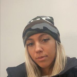 Supreme Big Logo Hat